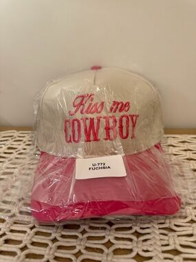 Zenana Outfitters Cream and Fuchsia 'Kiss Me Cowboy' Cap
